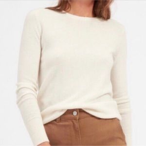 Everlane cashmere crewneck cream
